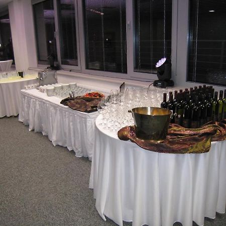 ברנו Linden Restaurant And Pension מראה חיצוני תמונה